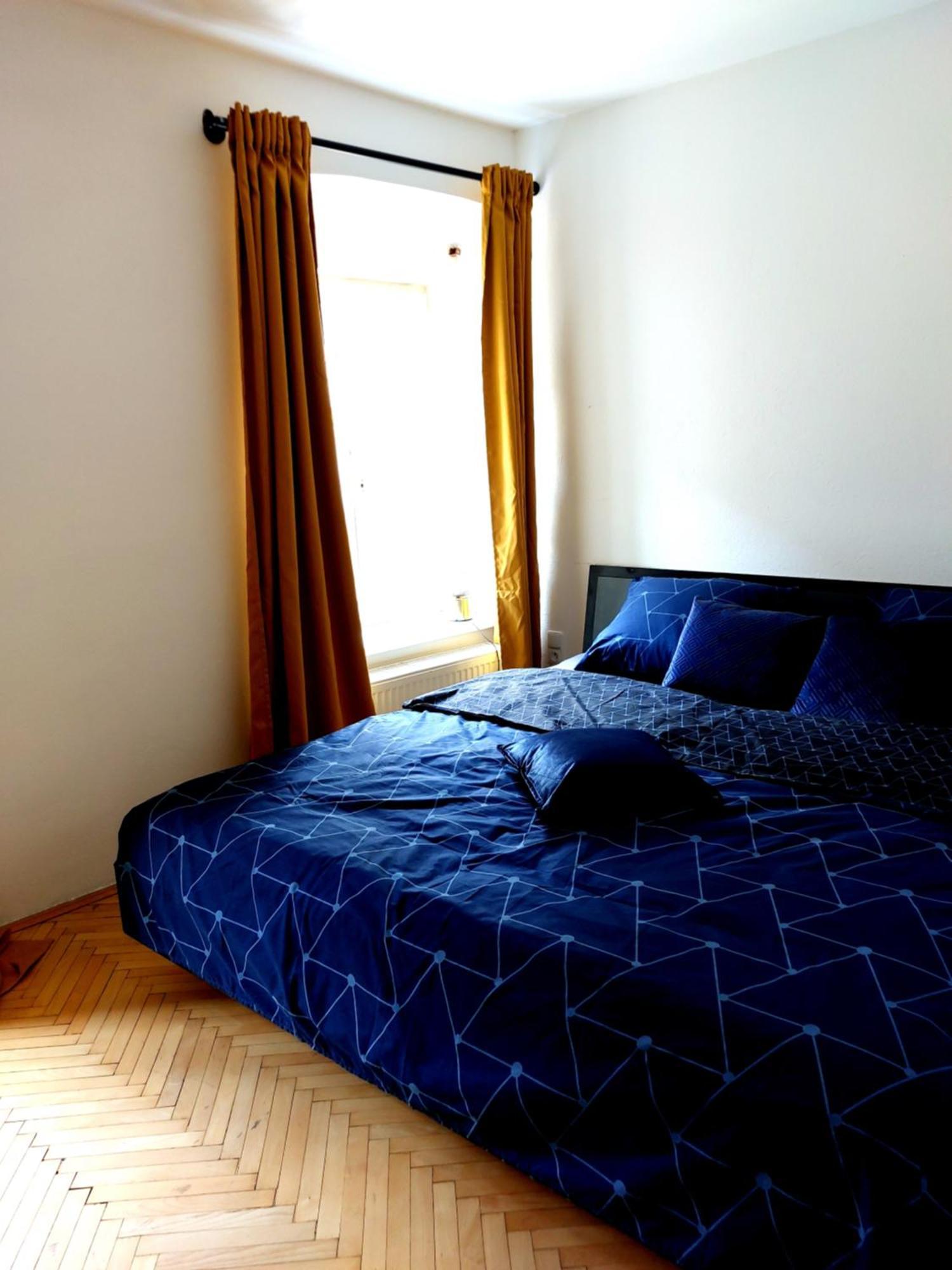 Michael'S Gate Large Apartment In A 15Th-Century Building, Old Town ブラチスラヴァ エクステリア 写真