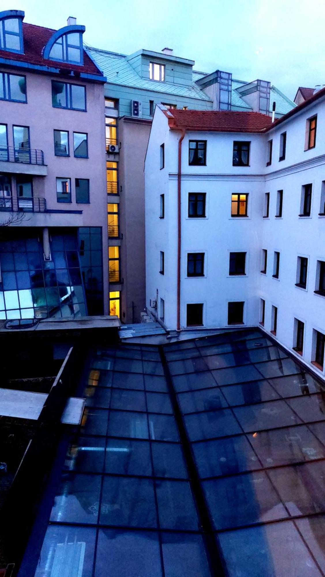 Michael'S Gate Large Apartment In A 15Th-Century Building, Old Town ブラチスラヴァ エクステリア 写真
