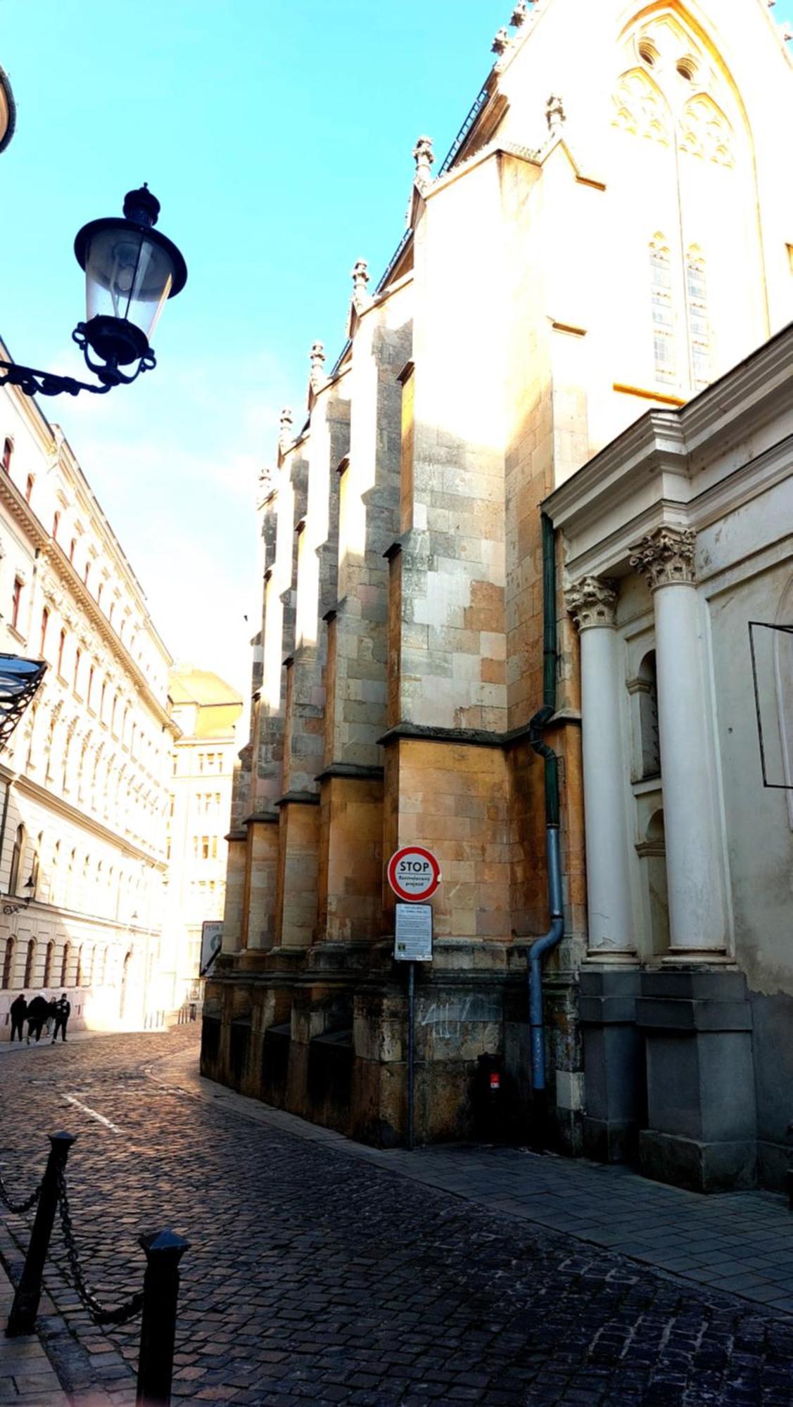 Michael'S Gate Large Apartment In A 15Th-Century Building, Old Town ブラチスラヴァ エクステリア 写真