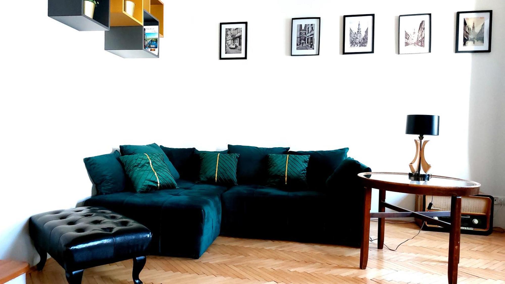 Michael'S Gate Large Apartment In A 15Th-Century Building, Old Town ブラチスラヴァ エクステリア 写真
